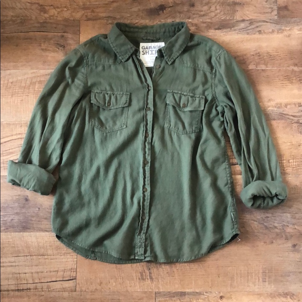 Garage Button Down